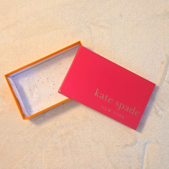 BUNDLE OF 3 NWOT or EUC Kate Spade medium wristlets & wallet with Kate Spade box - Picture 5 of 6